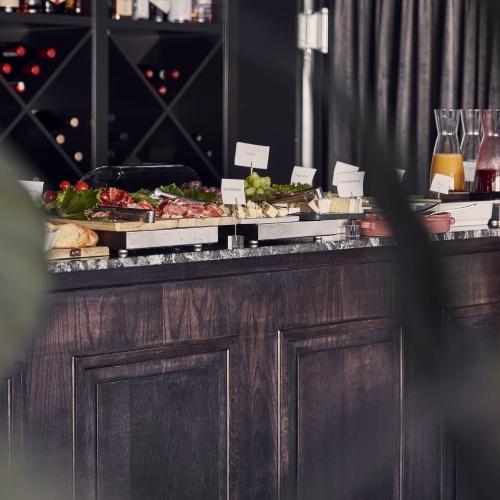 Brunchbuffé framdukad.