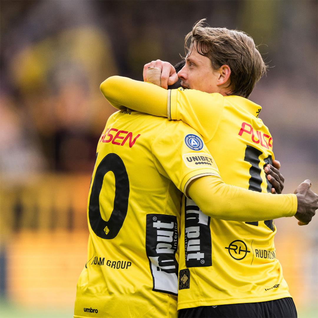 Elfsborgsspelare kramar om varandra
