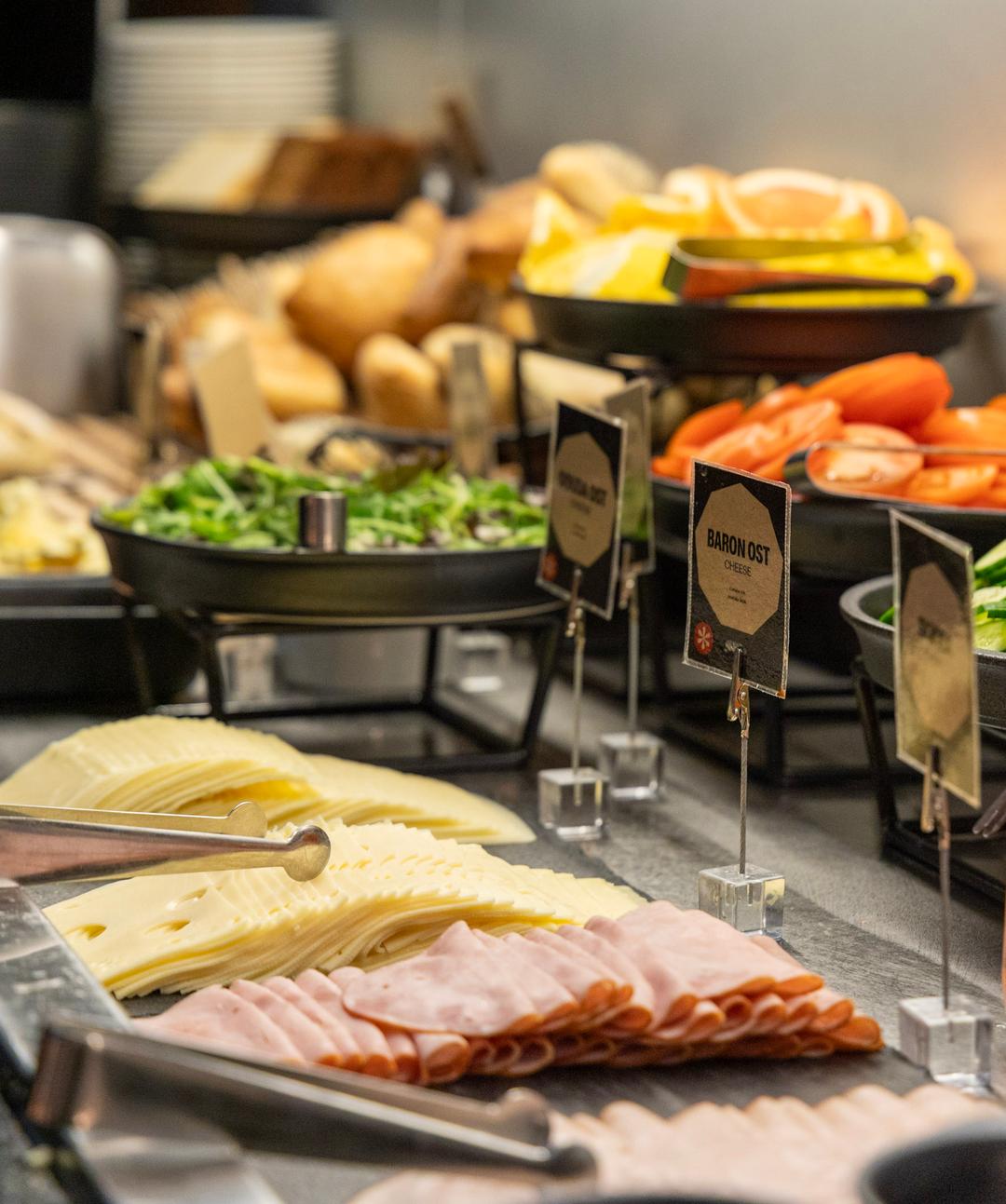 Frukost buffé framdukad.