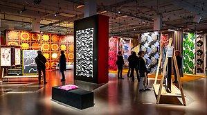 utställning färglada mönster