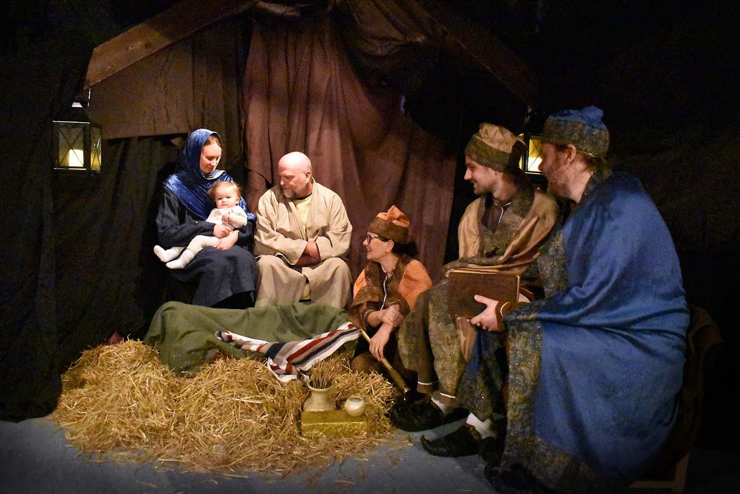 Tablå över Jesu födelse i stallet.