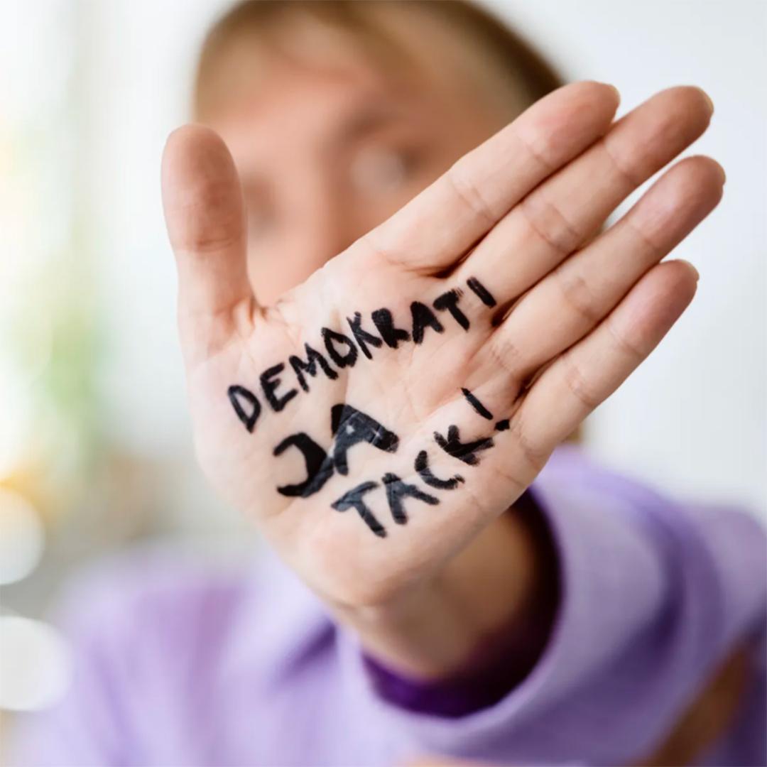 undersida av en hand demokrati ja tack