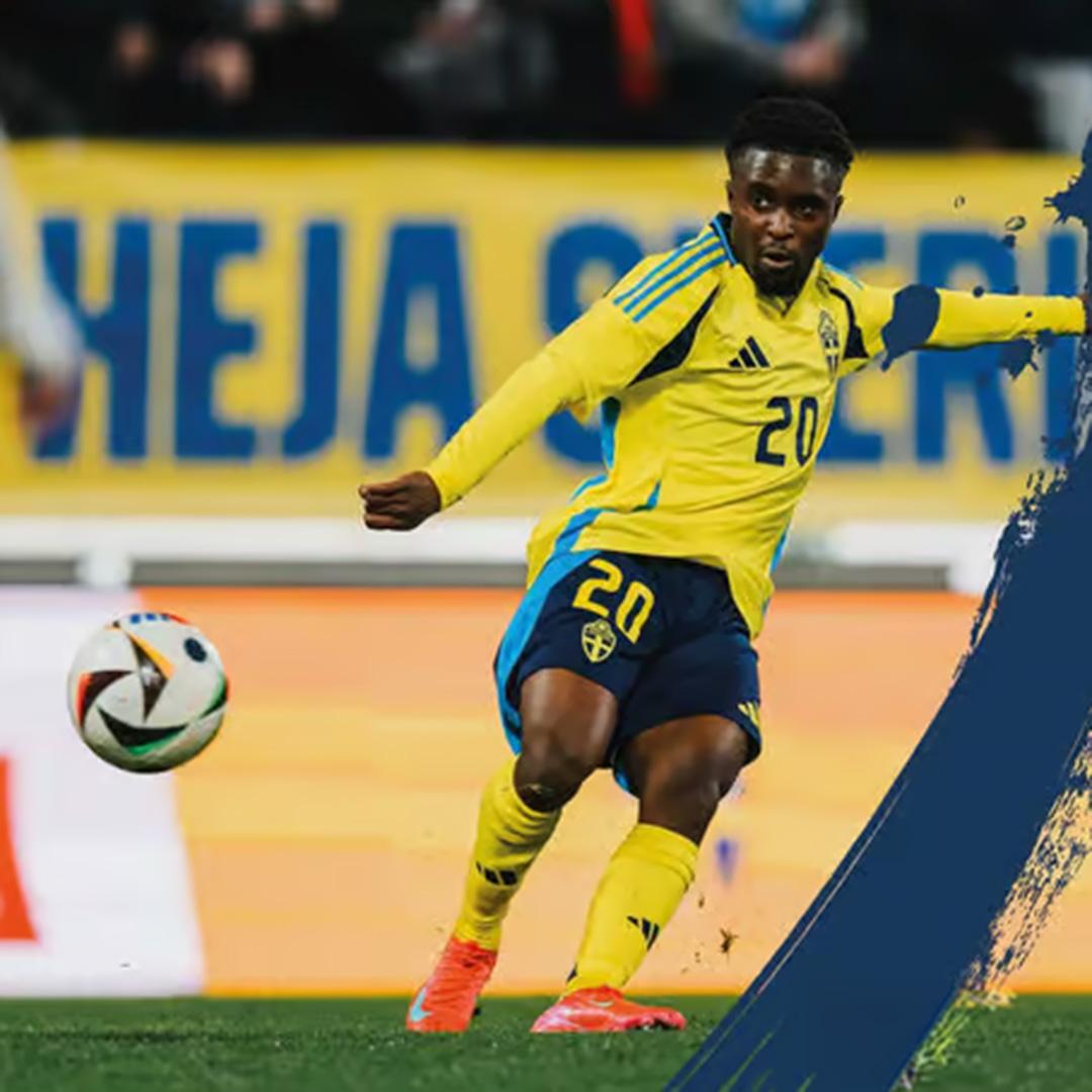 fotbollsspelare i sverigekläder